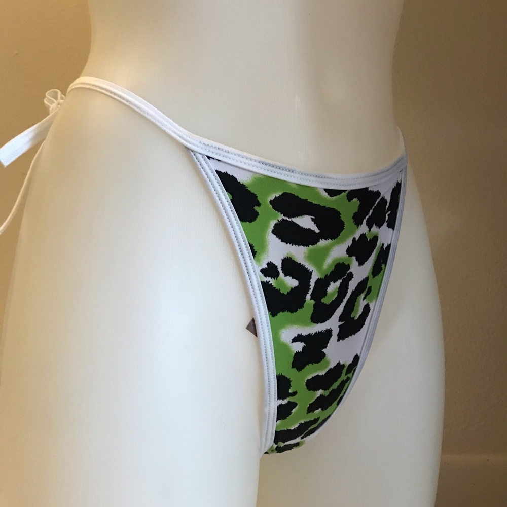 Bikini - Picture 5 of 7
